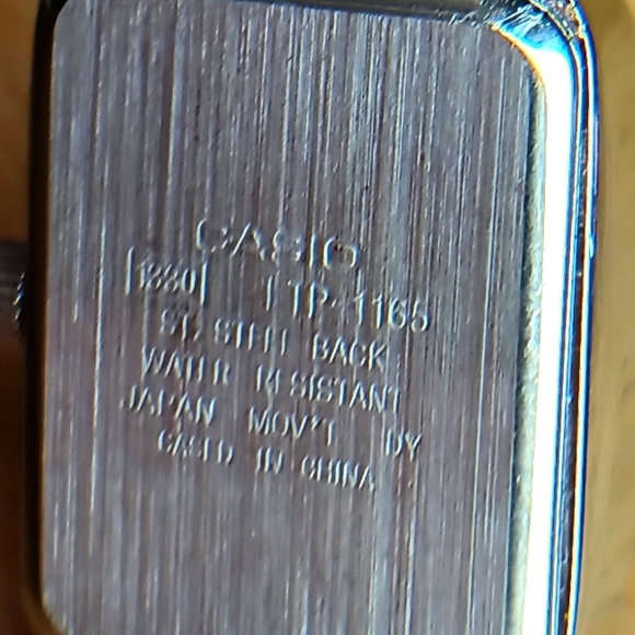 Vintage Casio Quartz watch Stainless Steel case and band. Blue face Silver hands - Picture 10 of 10